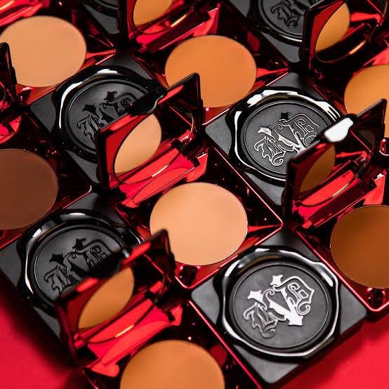 Kat Von D Lock it Powder Foundation