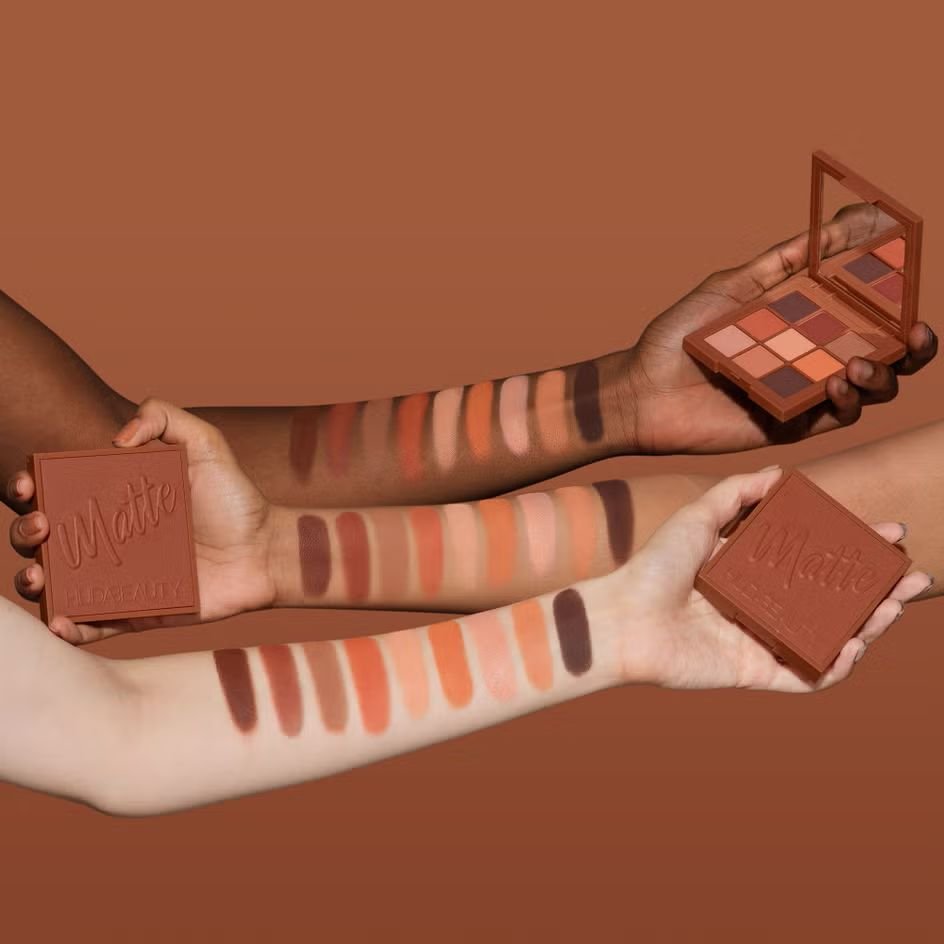 Huda Beauty Warm Matte Eyeshadow Palette - Image 2